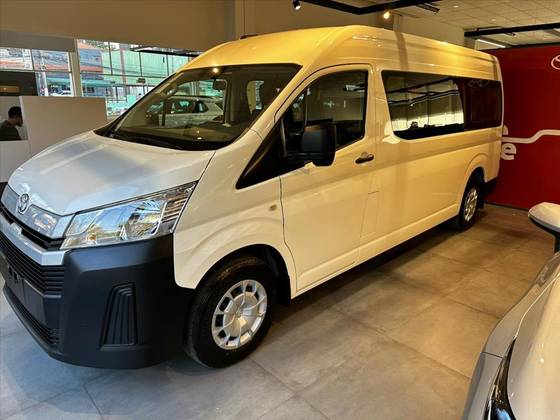 TOYOTA HIACE 2.8 D-4D TURBO DIESEL MINIBUS 15+1 DX AUTOMÁTICO
